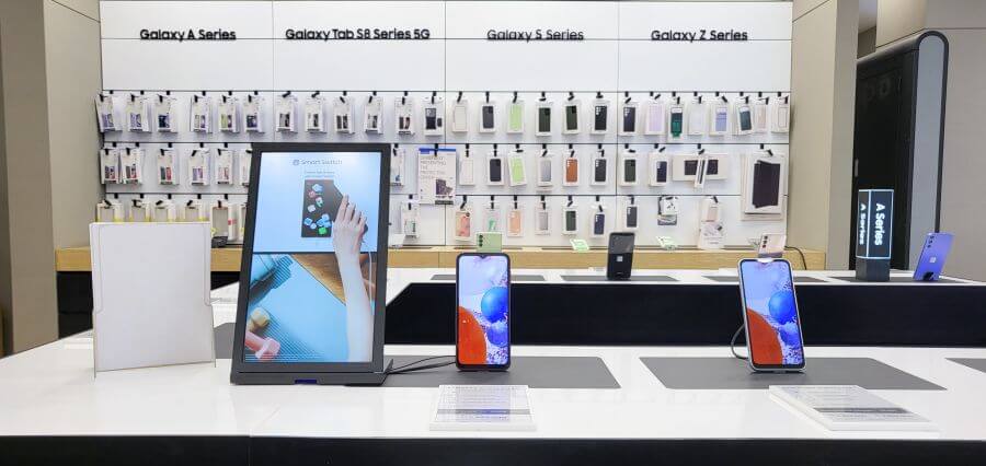 You are currently viewing Samsung Emerges as World’s Largest Phone Seller as Apple’s China Sales Decline