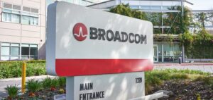 Read more about the article Broadcom Expects $12 Billion in AI Chip Sales in Fiscal 2024 Amid Strong Q3 Results