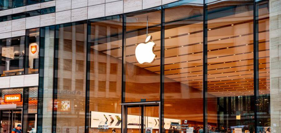 Read more about the article Apple Launches Beta Version of New AI Features, Including ChatGPT Integration