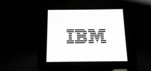 Read more about the article IBM Shares Surge 9% Following Strong Fourth-Quarter Earnings Report